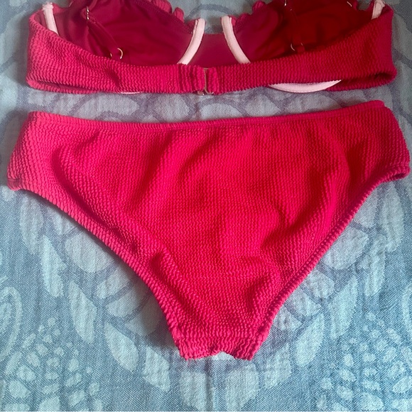 Dippin' Daisy's Vibrant Pink Balconette Crinkle Stretch Bikini Set - Picture 5 of 8